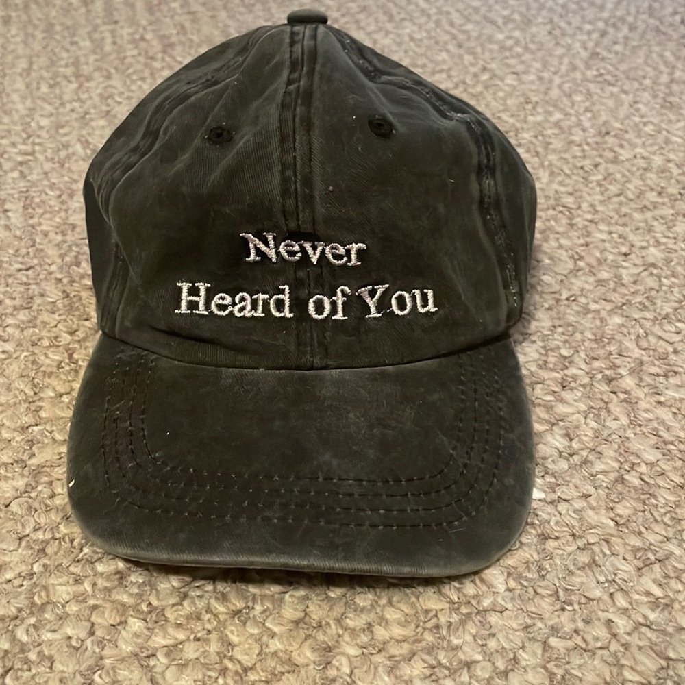 Akira hat